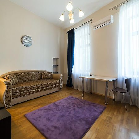 Cozy Apartment In Centre Of Kiev Bagian luar foto