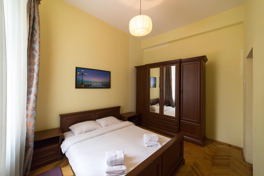 Cozy Apartment In Centre Of Kiev Bagian luar foto