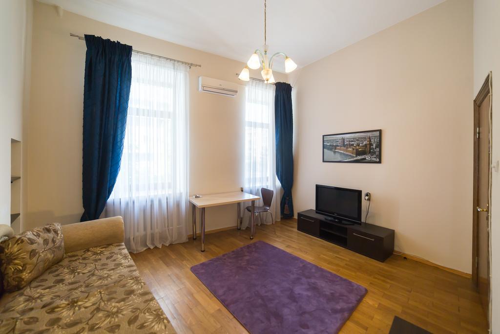 Cozy Apartment In Centre Of Kiev Bagian luar foto