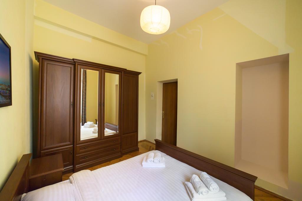 Cozy Apartment In Centre Of Kiev Bagian luar foto